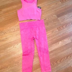 Mono b Capri leggings and seamless sports bra set